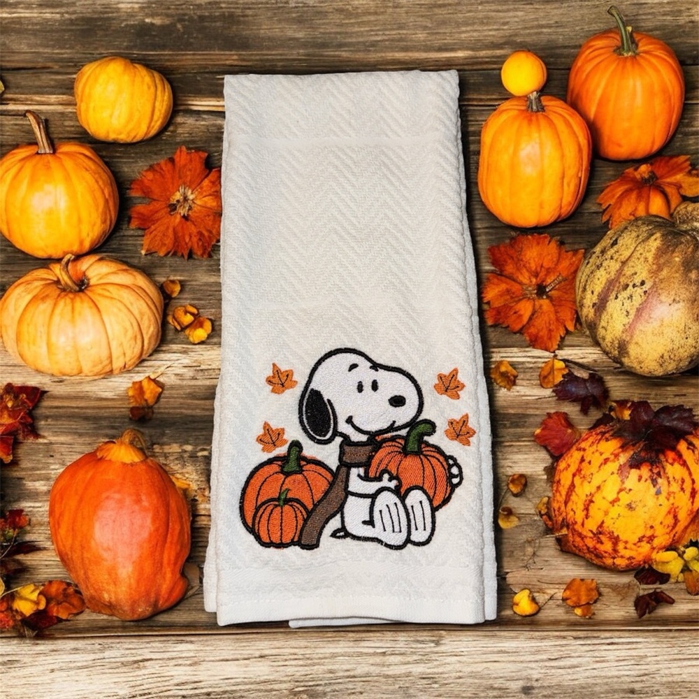White Towel with Snoopy and Pumpkins Design NWOT